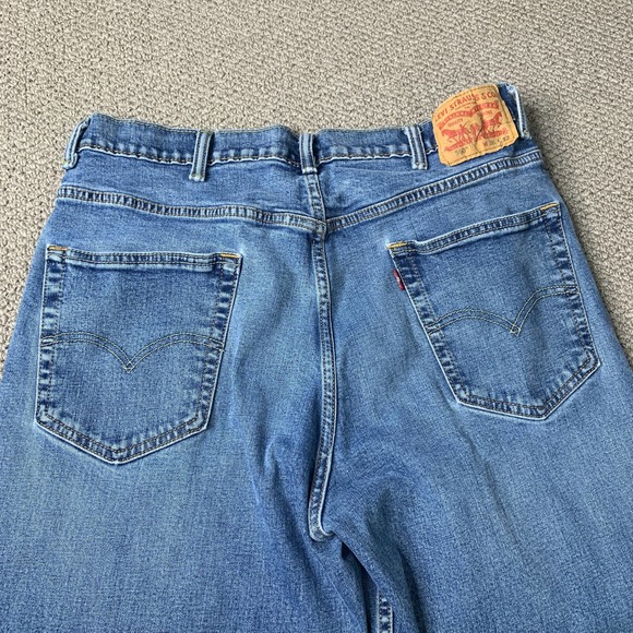 Levi's 550 Mens Jeans Size 38X32 Blue Medium Wash Denim Straight Leg Pockets - Picture 4 of 10